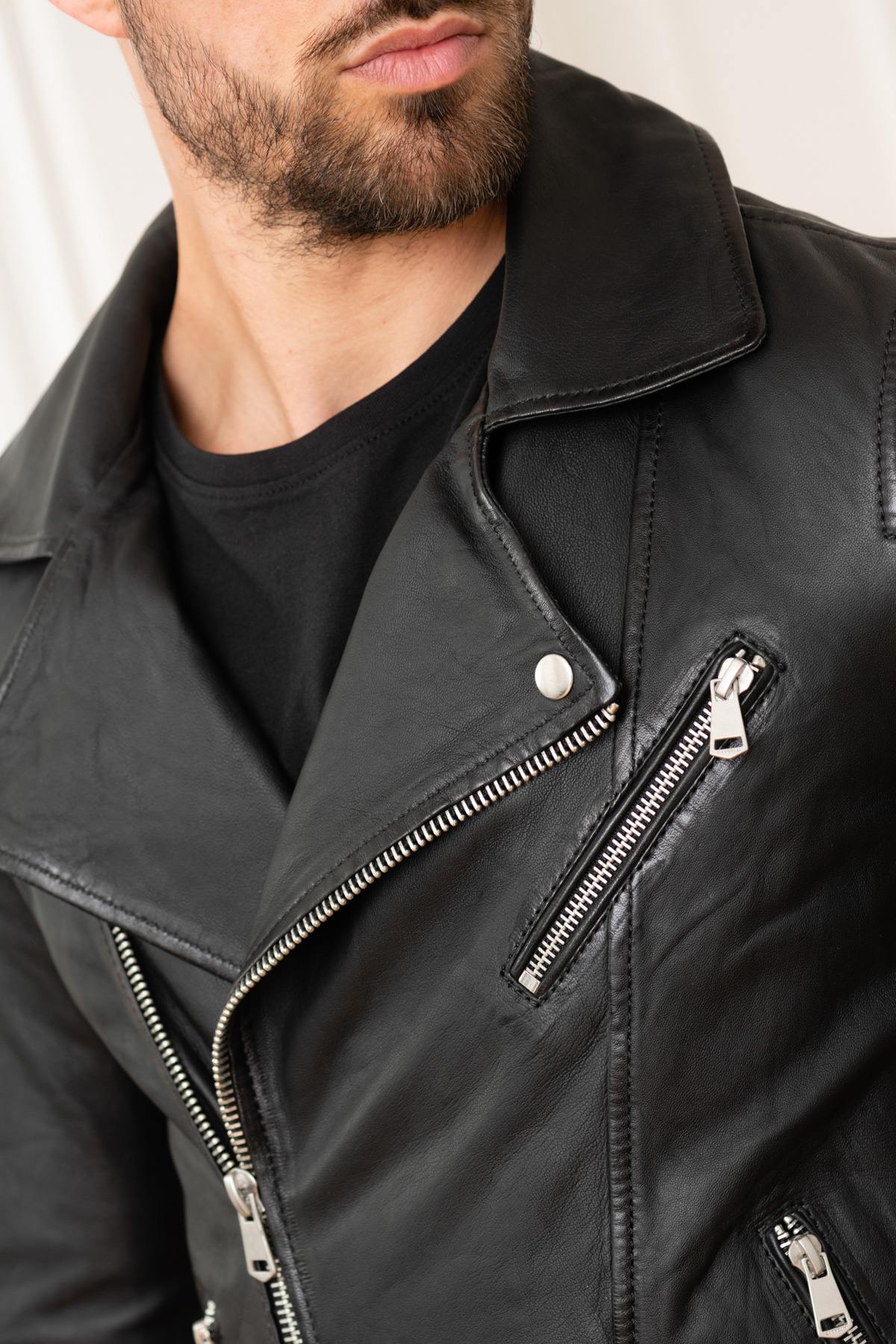 Lightweight lambskin biker jacket, slim fit, classic perfecto styling. - Image n°14