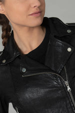 Slim black lambskin jacket, cropped and glossy. Lightweight rock edge. - Image n°6