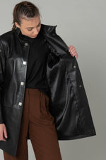A sheep leather blazer, modern and chic, for timeless yet bold style. - Image n°7