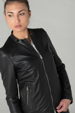 Glossy lambskin jacket with moto collar and dual-zip closure. - Image n°6