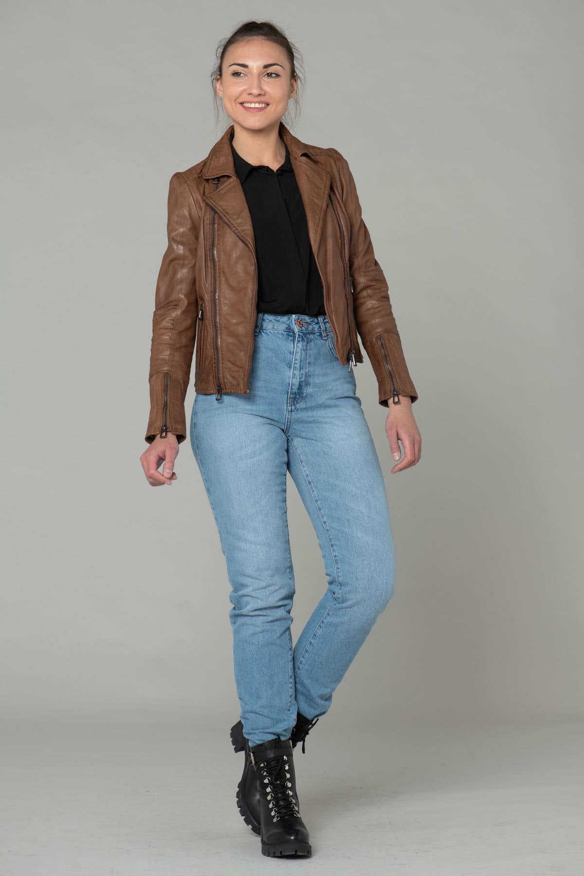 Rusty ruby lambskin biker jacket, slim and rock-chic for all seasons. - Image n°8