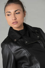 Curve-fit black sheep leather biker jacket with metallic zips. - Image n°7
