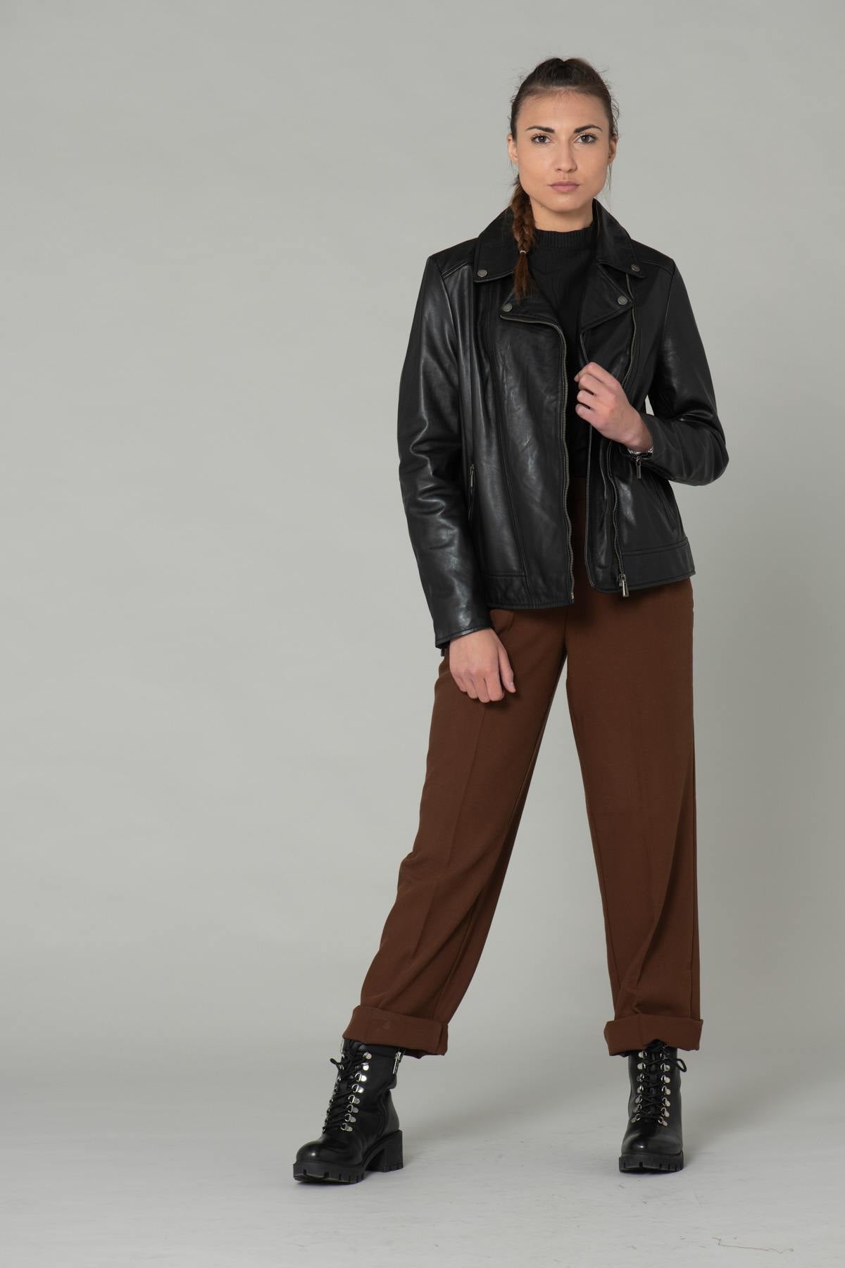 Curve-fit black sheep leather biker jacket with metallic zips. - Image n°6