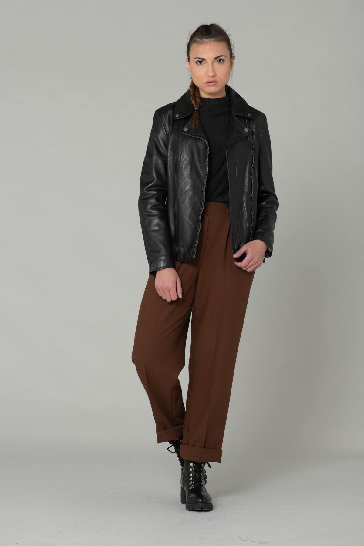 Curve-fit black sheep leather biker jacket with metallic zips. - Image n°2