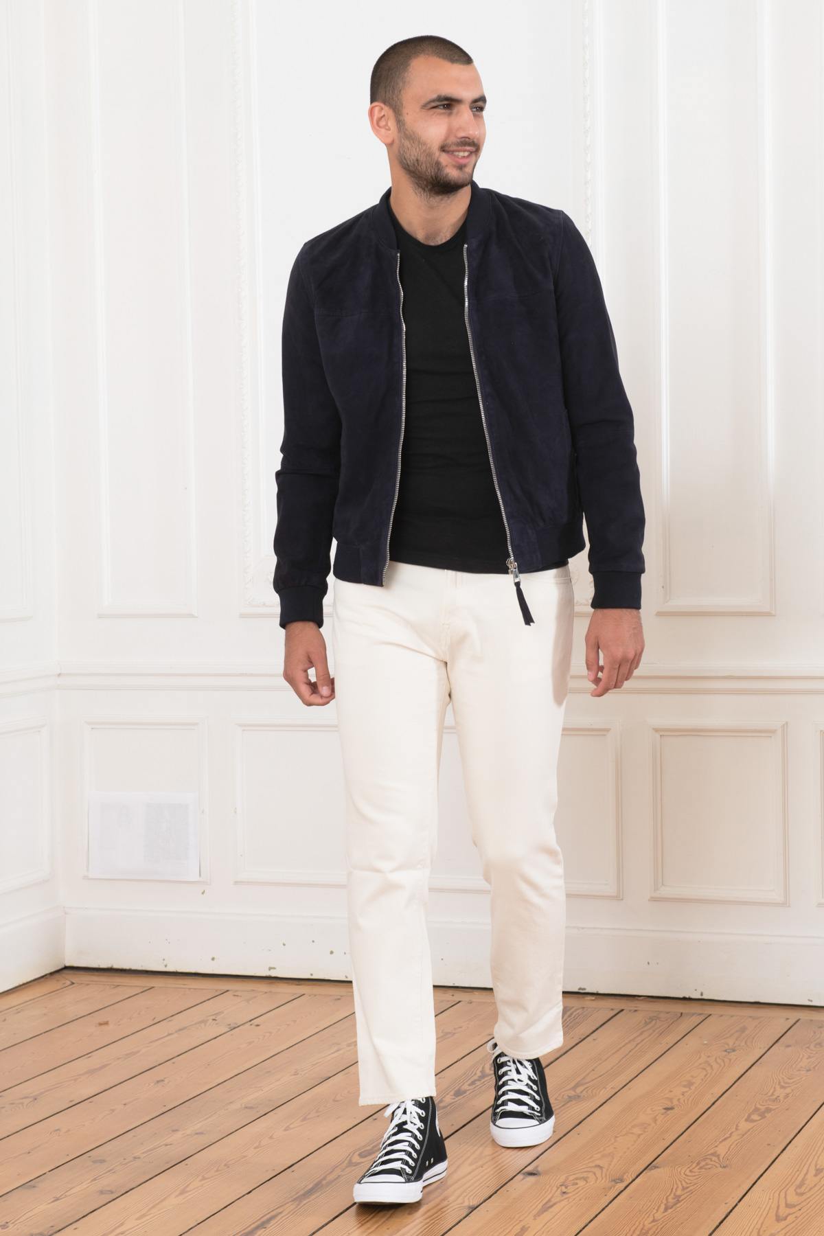 Slim A2-style navy suede jacket in goat leather for a sharp look. - Image n°6
