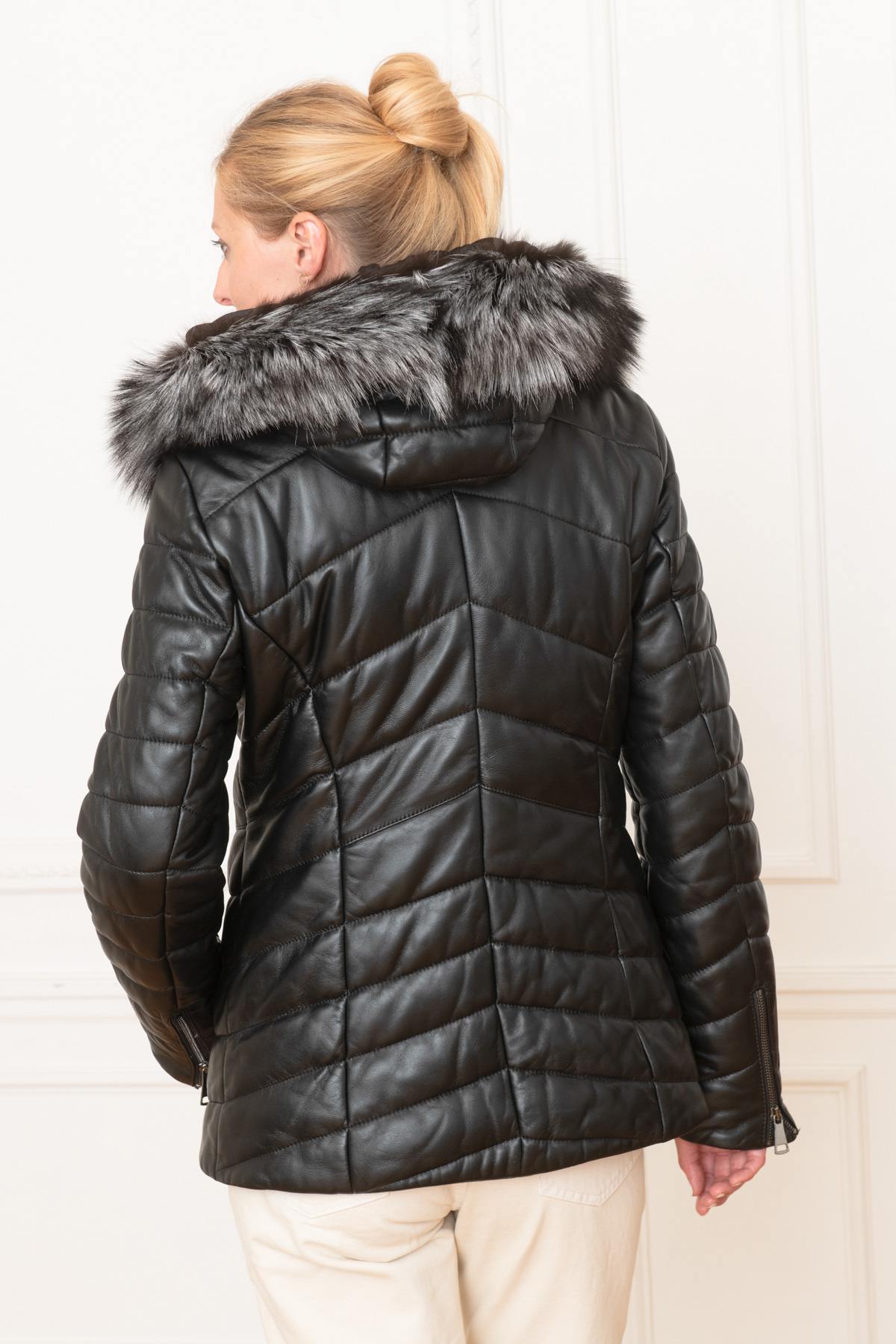 Quilted sheep leather jacket with detachable fur-lined hood. - Image n°5