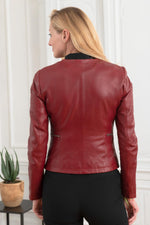 Burgundy sheepskin jacket, slim fit, moto collar, timeless style. - Image n°5
