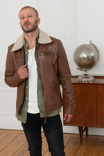 Washed tan sheepskin jacket-soft, light, and effortlessly urban. - Image n°4