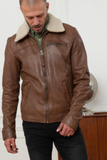 Washed tan sheepskin jacket-soft, light, and effortlessly urban. - Image n°1