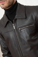 Maroon cowhide, smooth and supple. Classic style for cooler seasons. - Image n°7