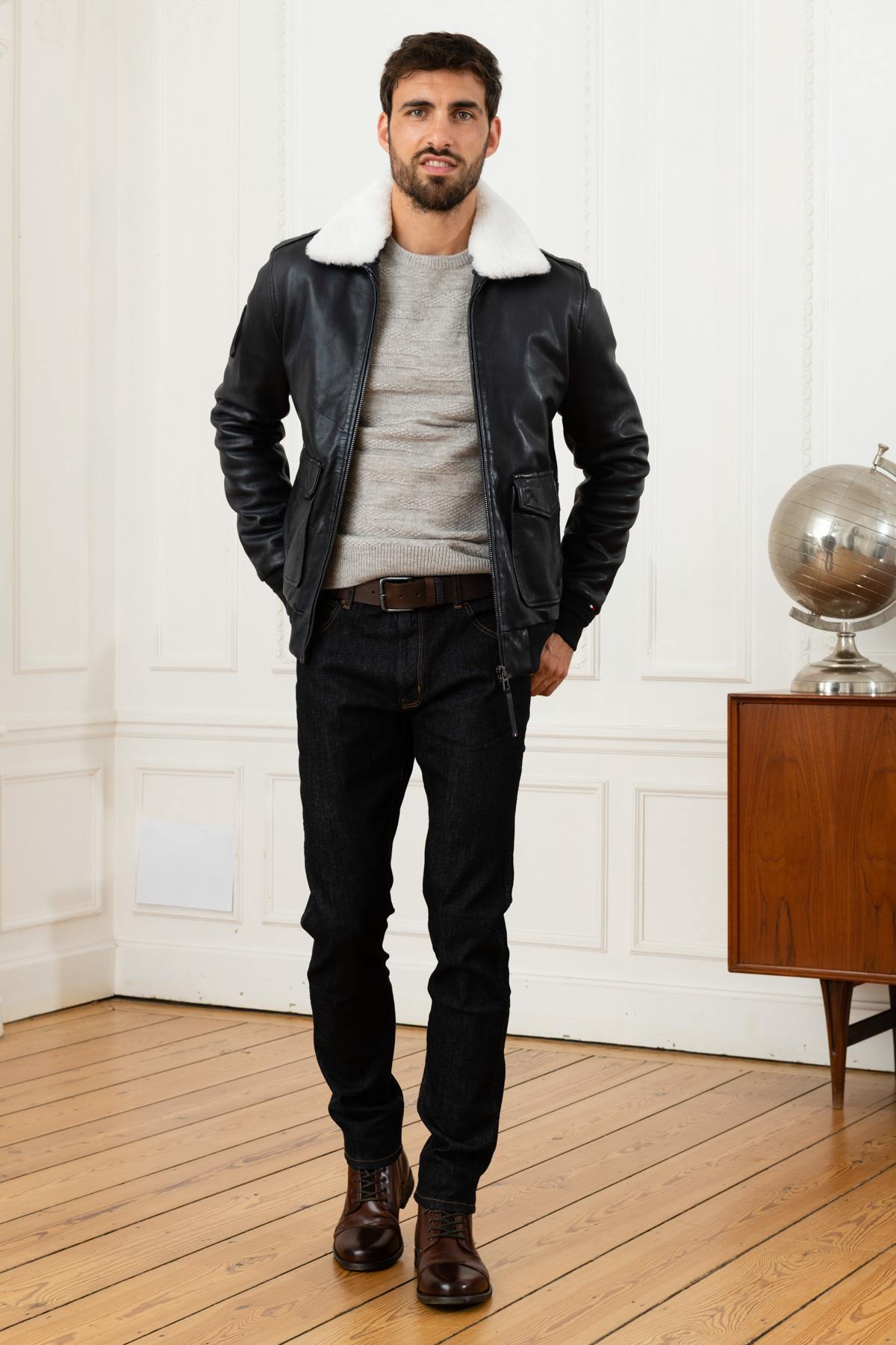 Redskins' navy sheepskin aviator jacket with detachable collar. - Image n°2