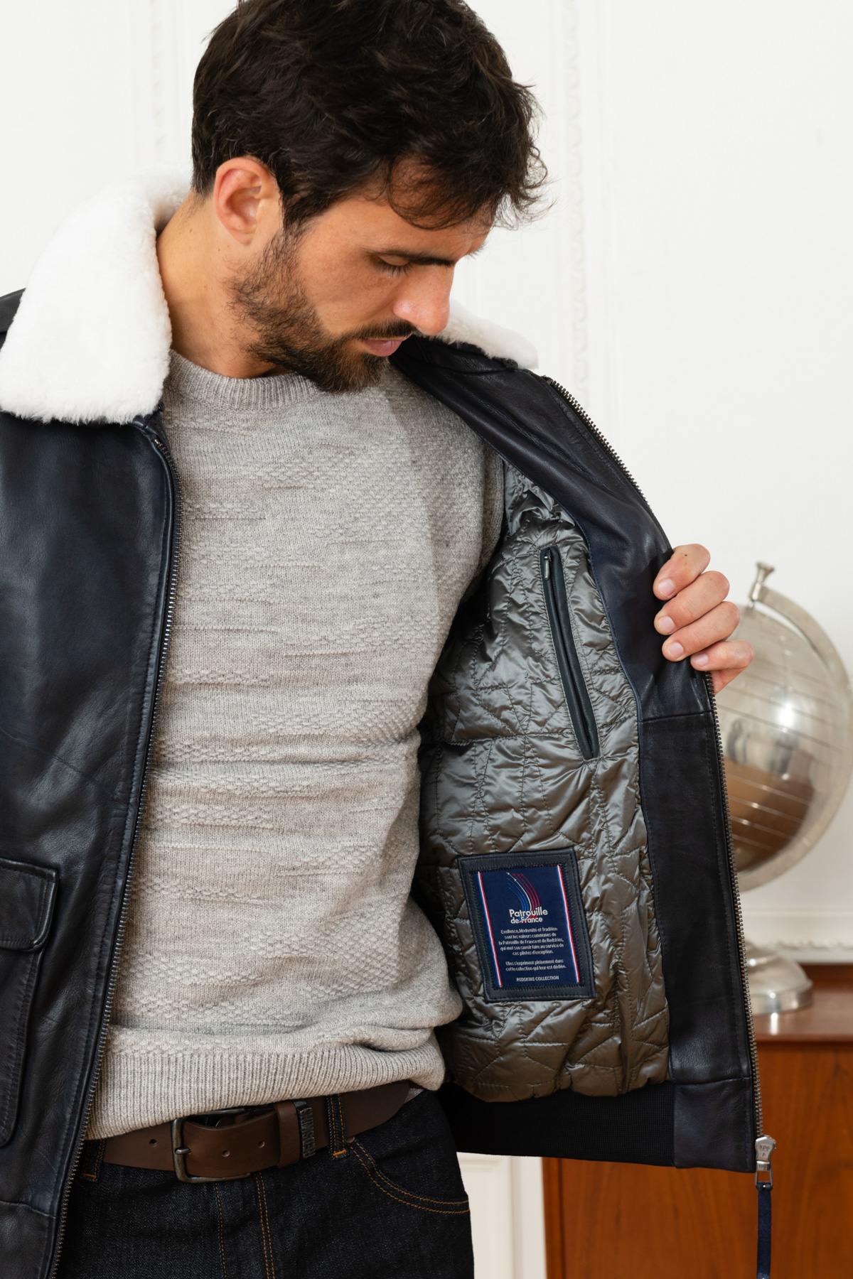 Redskins' navy sheepskin aviator jacket with detachable collar. - Image n°3