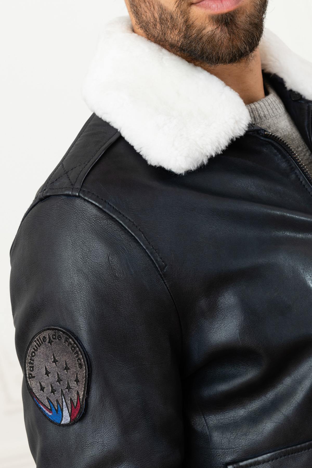 Redskins' navy sheepskin aviator jacket with detachable collar. - Image n°7
