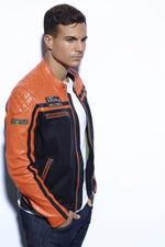 Bold lambskin jacket: black and orange, matelasséd, vintage patches. - Image n°5