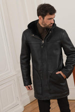 Schott's black shearling coat: aviator warmth for winter's chill. - Image n°1