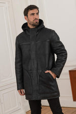 Schott's black shearling coat: aviator warmth for winter's chill. - Image n°3