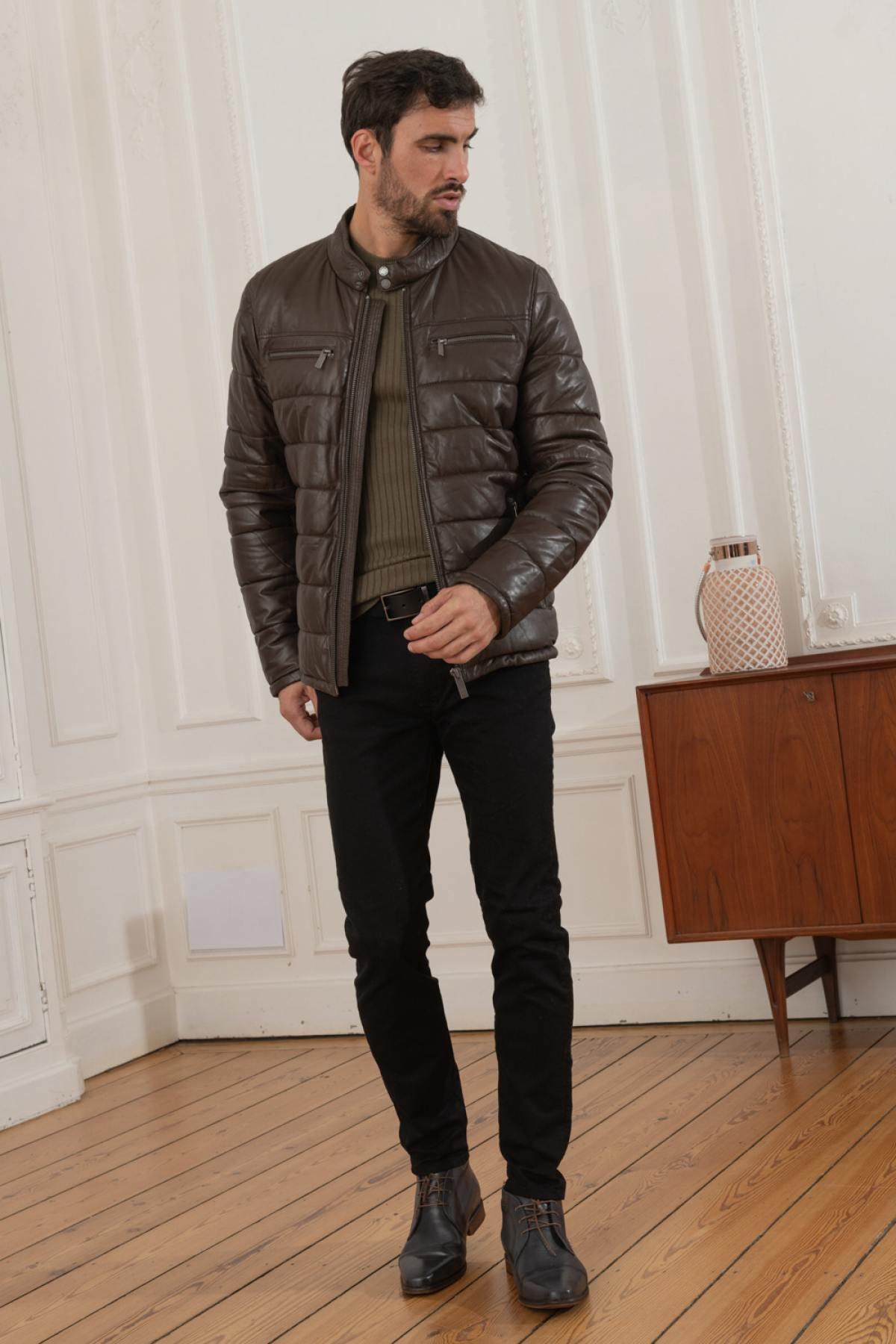 Dark brown shearling jacket with biker collar and quilted panels. - Image n°2