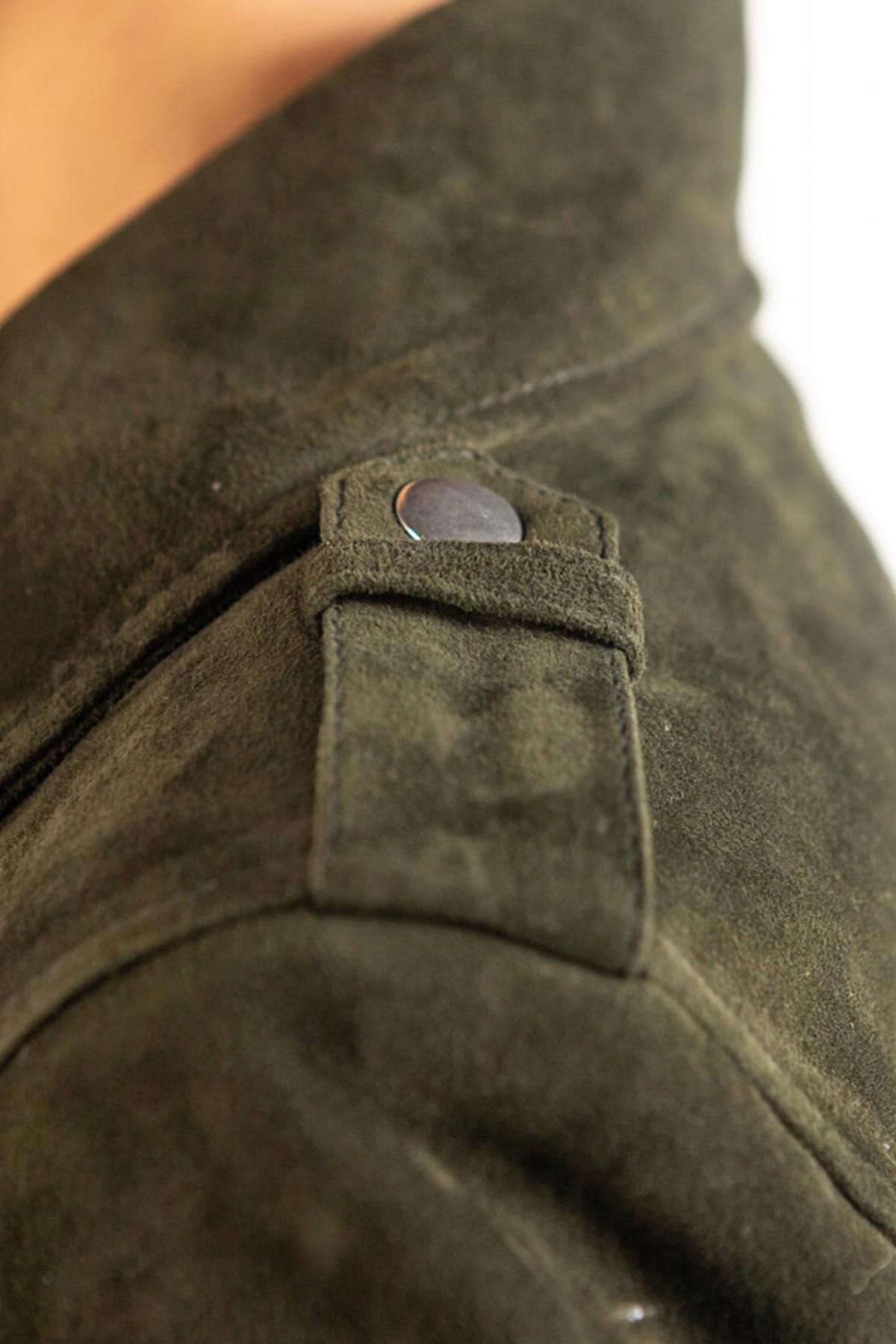 Khaki goat suede biker jacket, slim fit with press-stud cuffs. - Image n°5