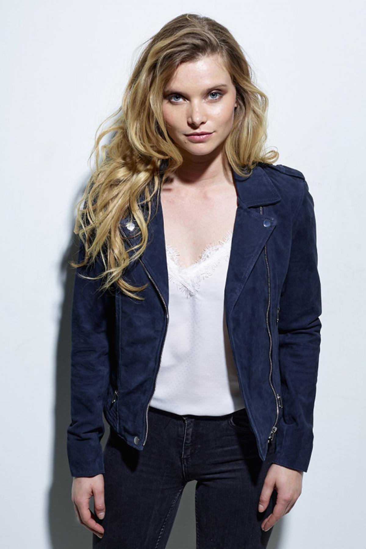 Slim-fit navy suede goatskin jacket, biker collar, silver accents. - Image n°3