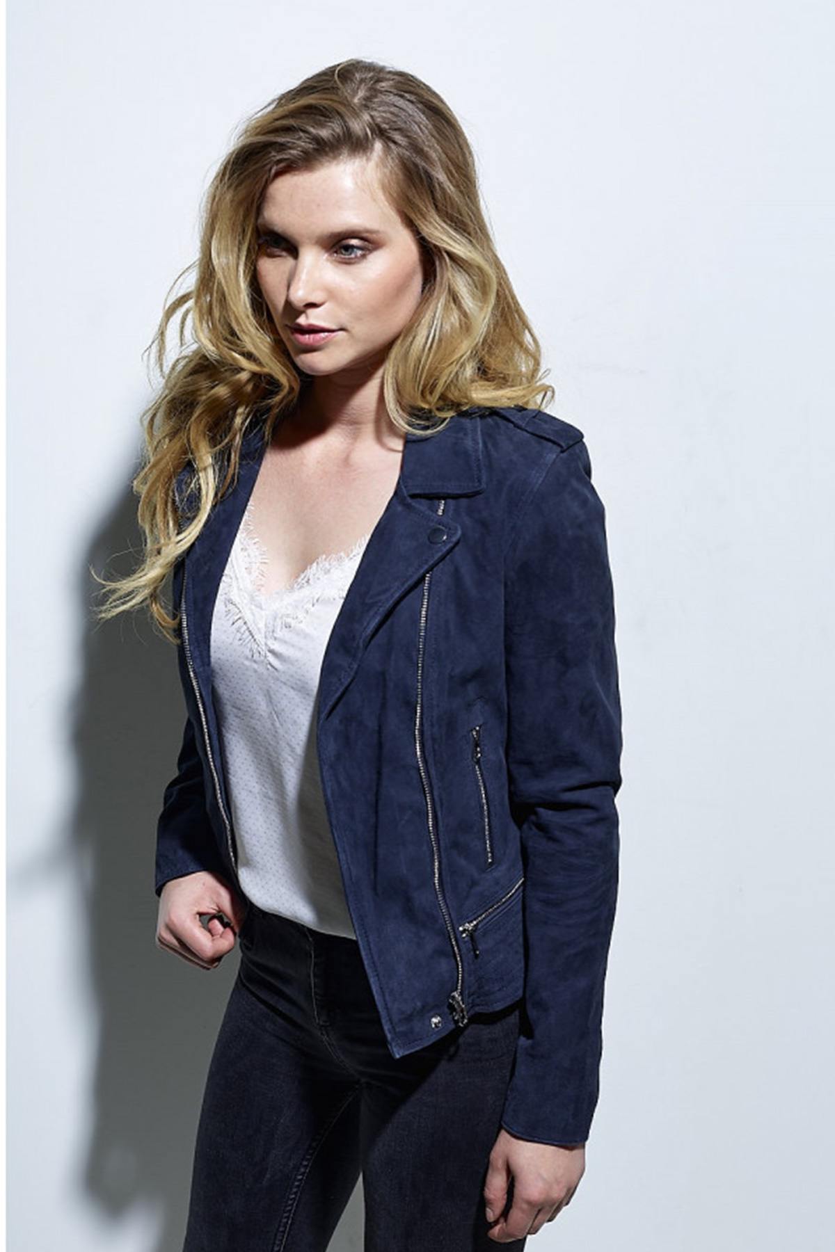 Slim-fit navy suede goatskin jacket, biker collar, silver accents. - Image n°4