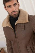 Brown shearling bomber, sleek and warm. Matelassé for winter style. - Image n°8