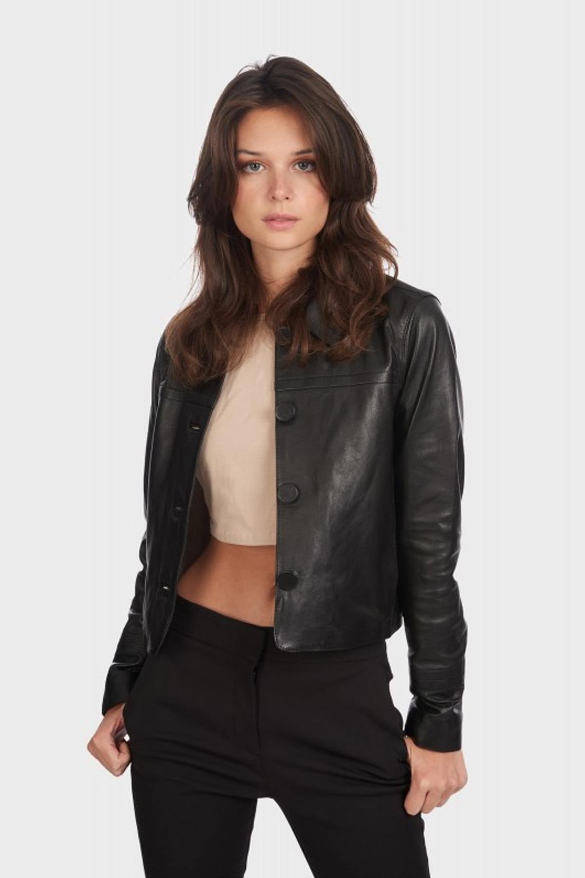 Cropped black sheep leather blazer-sharp, sensual, and bold. - Image n°5