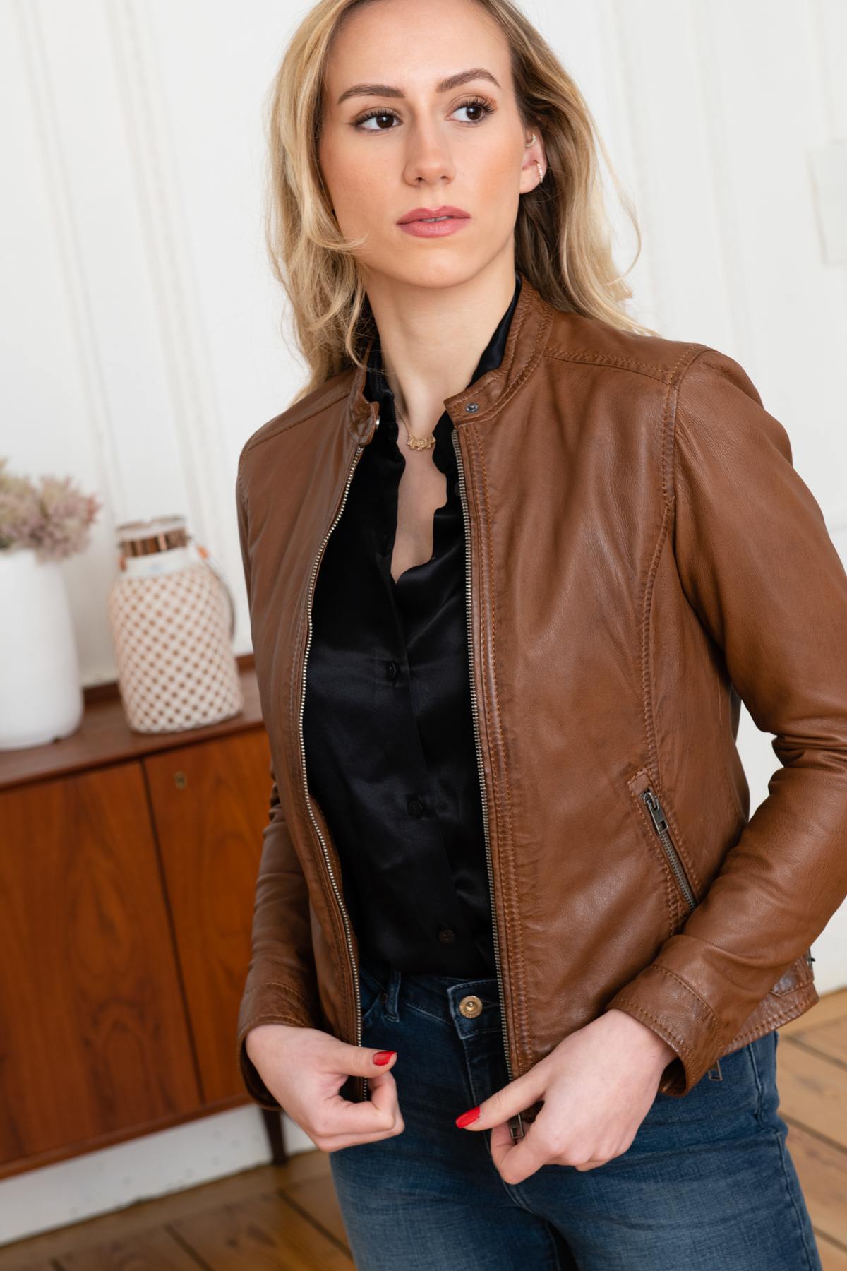 Cognac lambskin jacket, slim and soft-biker style for year-round edge. - Image n°7