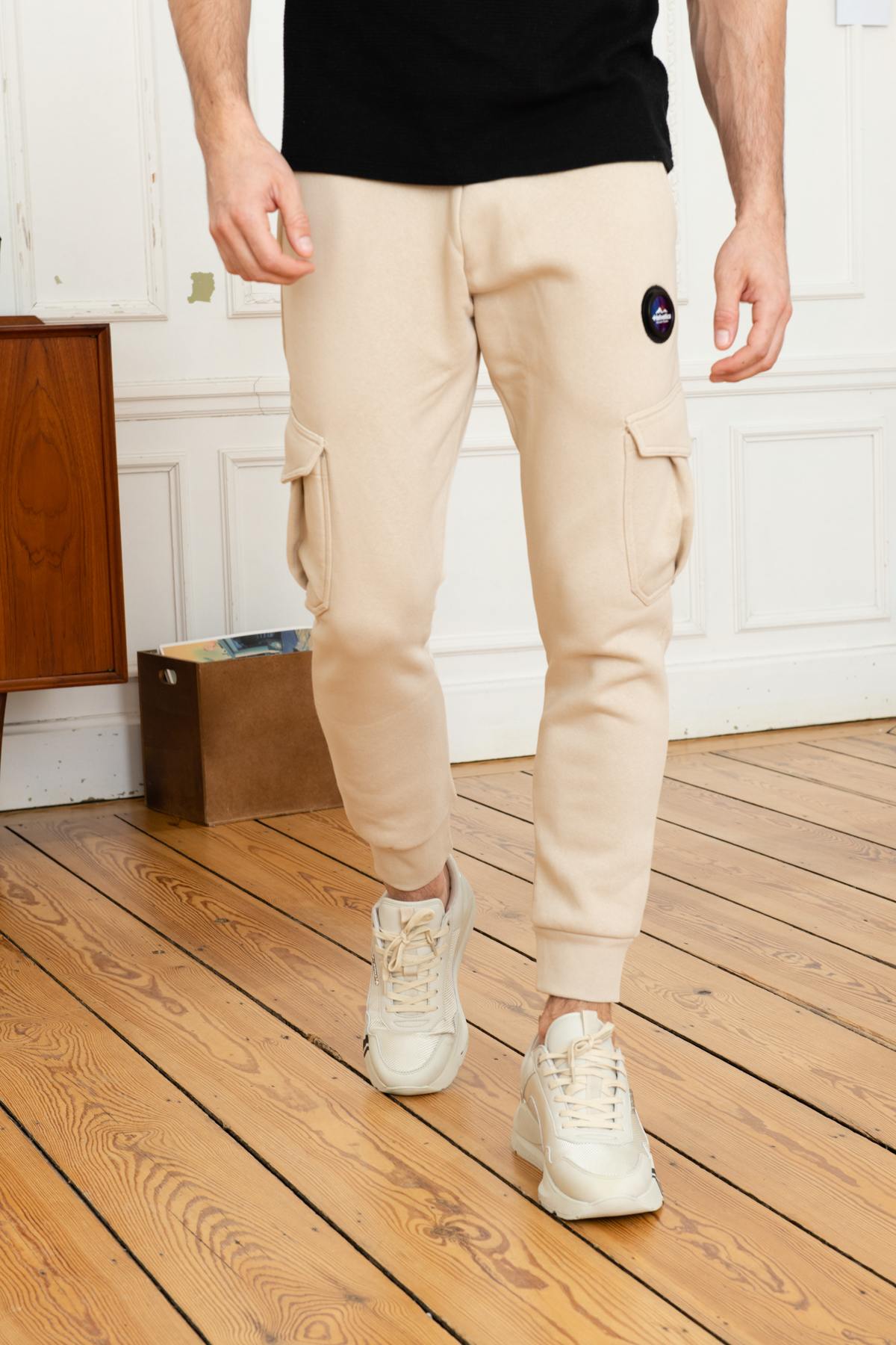 Beige cargo style jogging pants - Image n°1
