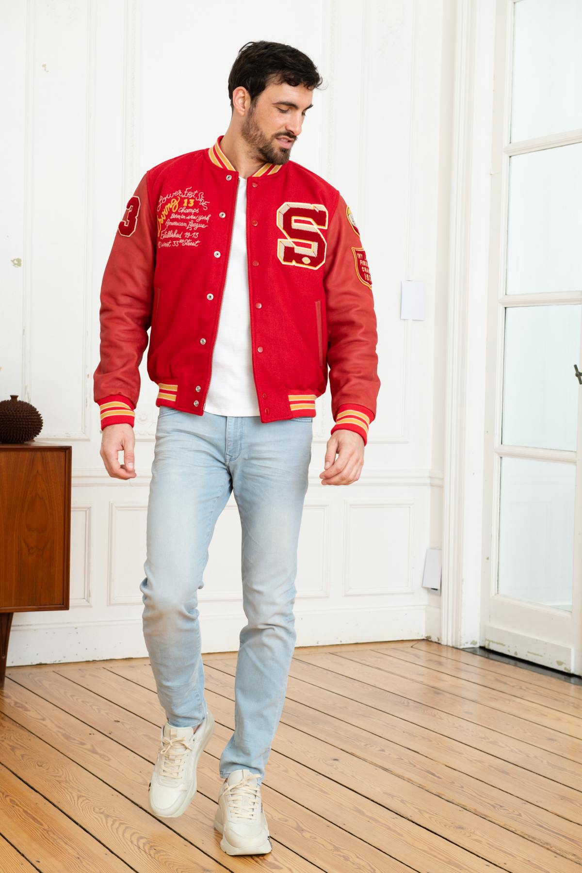 Schott's red teddy: vachetta leather sleeves, wool-blend body. - Image n°2