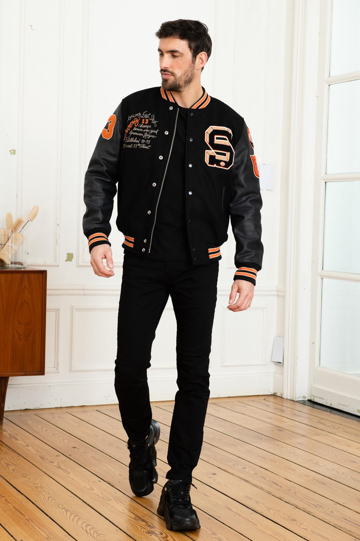 Schott's varsity teddy: wool meets cowhide leather in a timeless cut. - Image n°2
