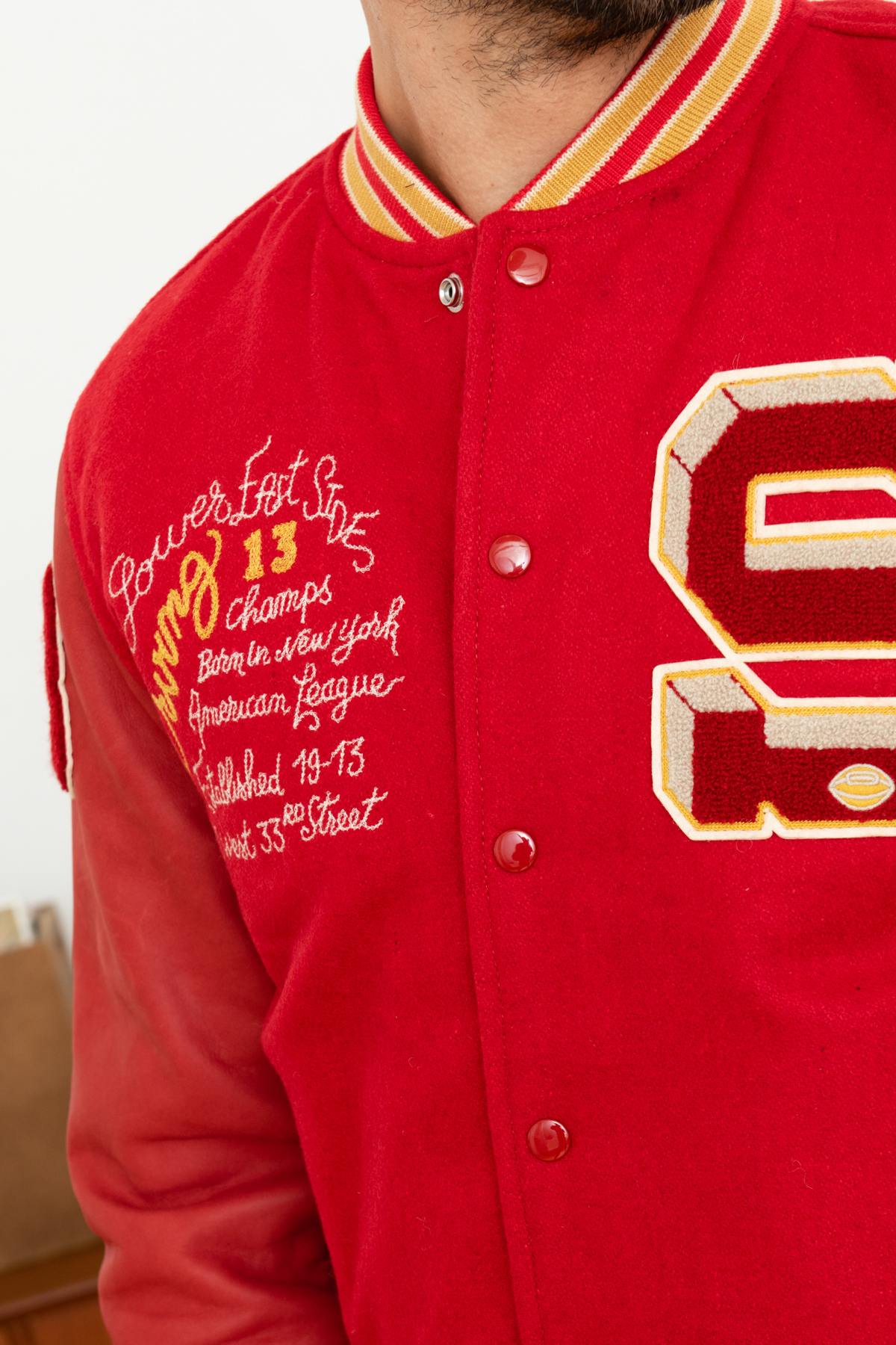 Schott's red teddy: vachetta leather sleeves, wool-blend body. - Image n°7