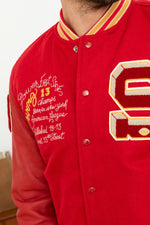Schott's red teddy: vachetta leather sleeves, wool-blend body. - Image n°7