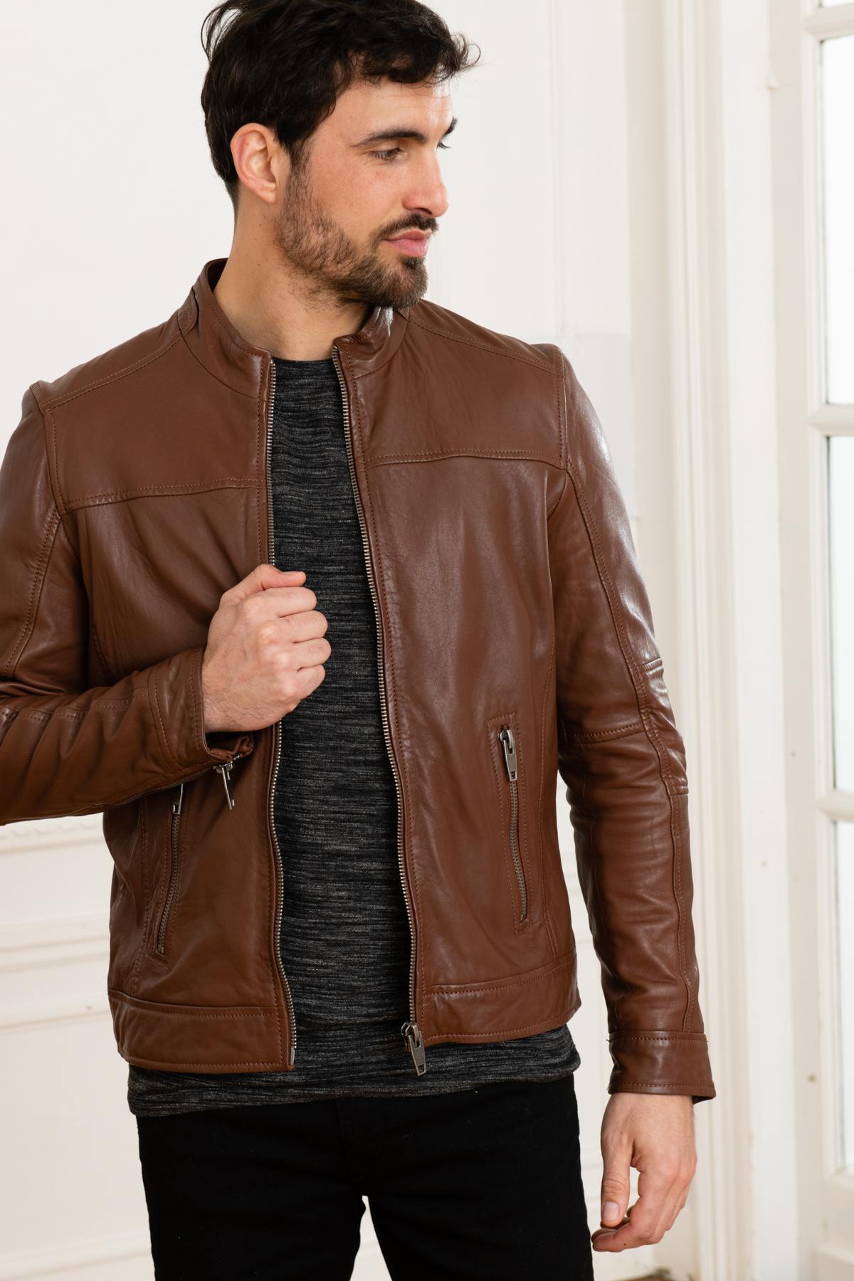 A light tan lambskin jacket with a regular fit and Mao collar. - Image n°6