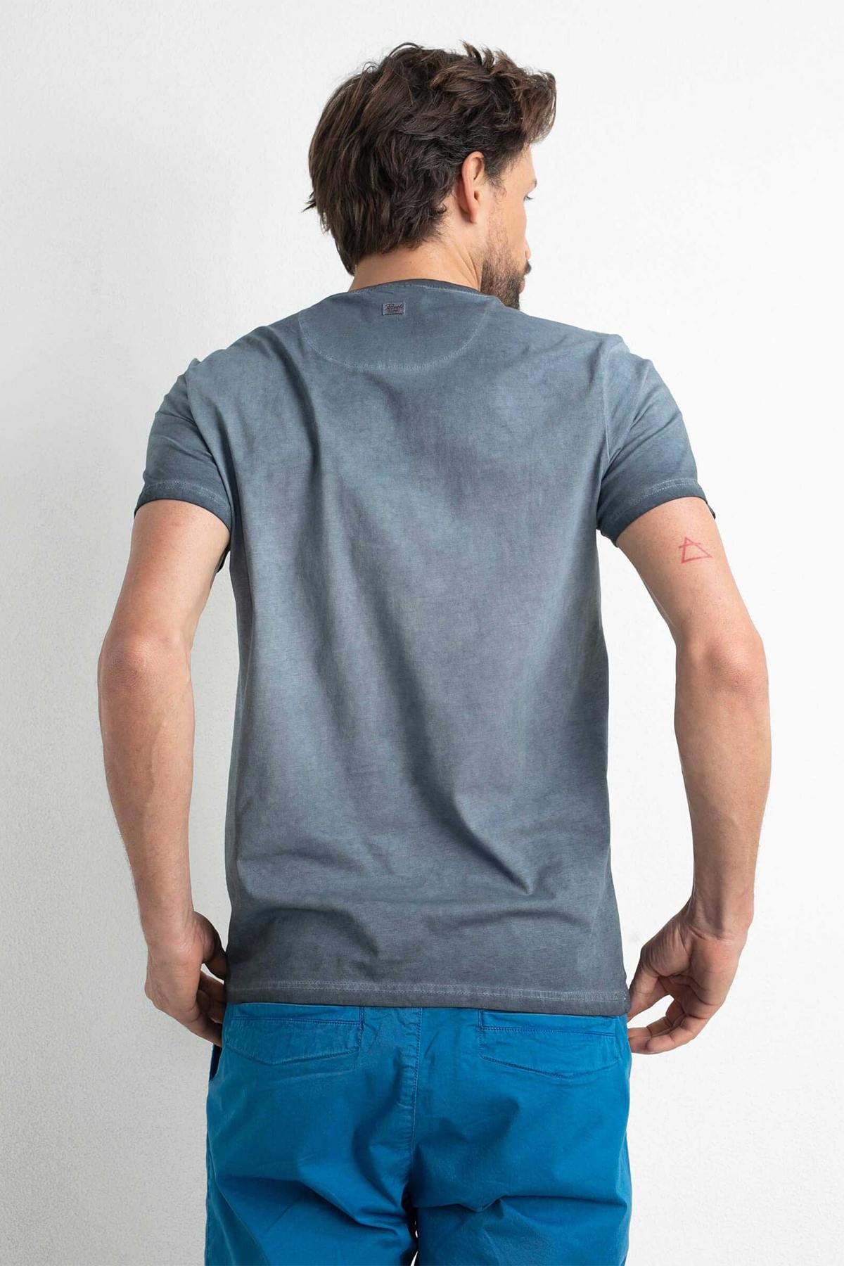Men's T-shirt with chest illustration - Image n°2
