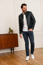 Daytona's lambskin jacket: glazed, crinkled, in deep Vita Ocean blue. - Image n°2