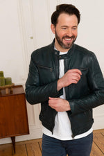 Daytona's lambskin jacket: glazed, crinkled, in deep Vita Ocean blue. - Image n°3