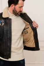 Cowhide jacket: washed finish, shearling collar, aviator-inspired. - Image n°4