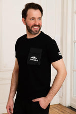 Black t-shirt with chest pocket - Image n°1