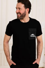 Black t-shirt with chest pocket - Image n°3