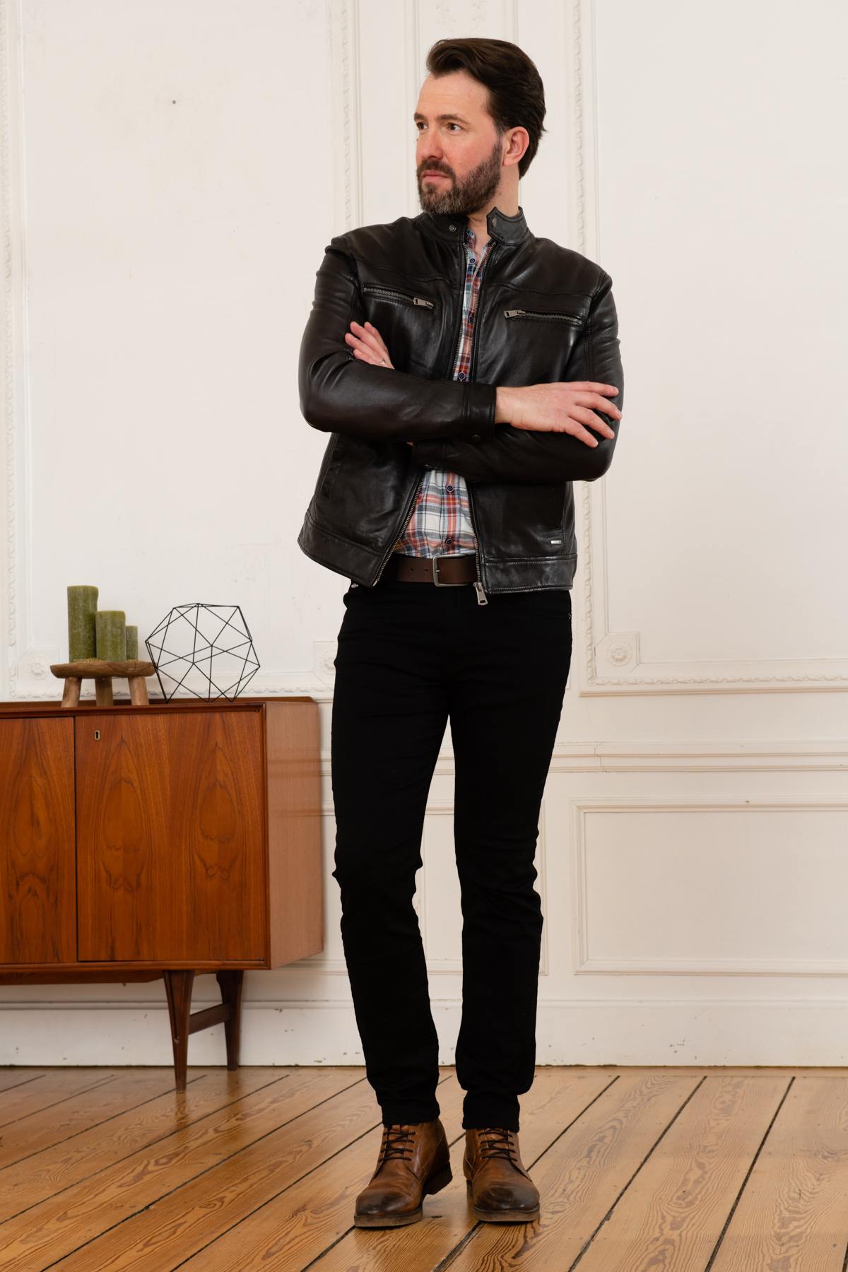 Sheep leather jacket in black, regular fit. Biker collar, urban style. - Image n°2