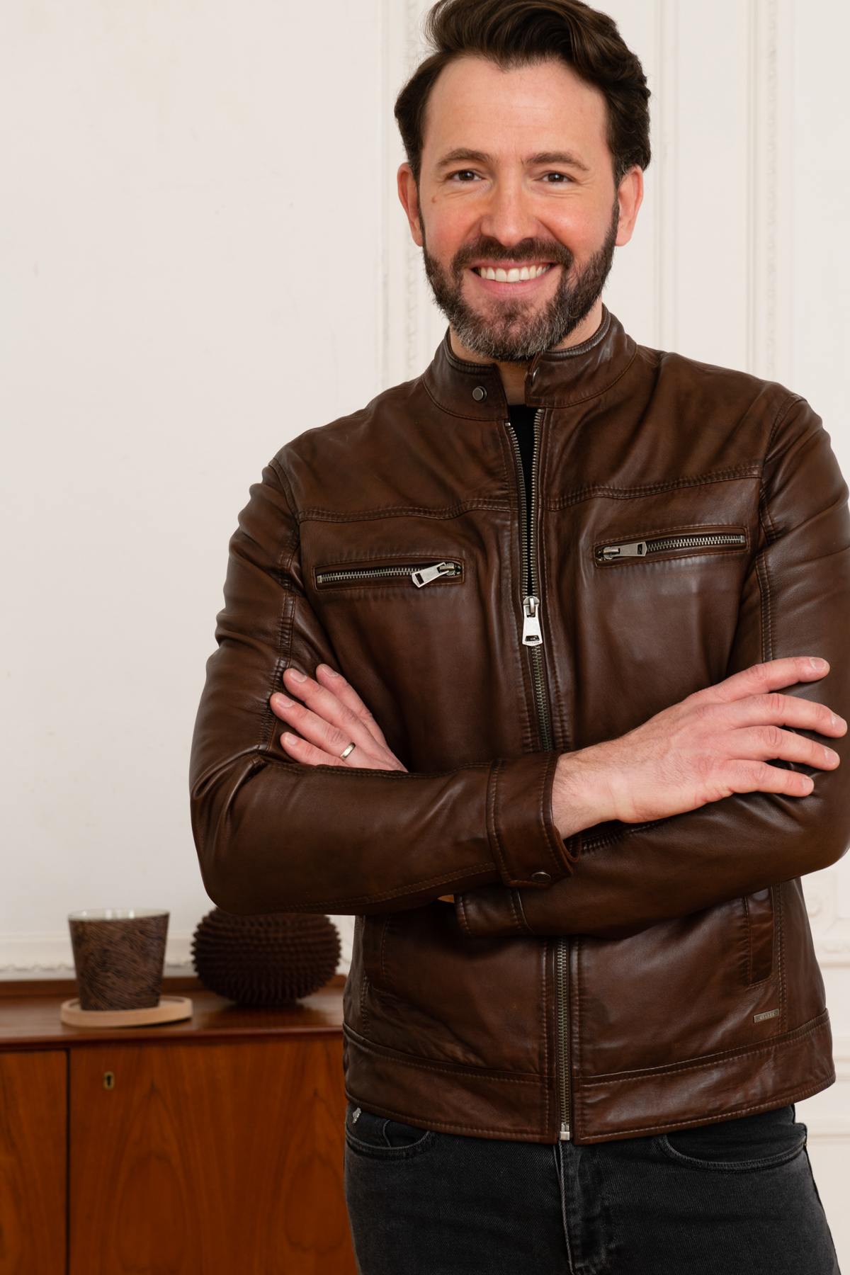 Mocha sheepskin jacket, iridescent and lightweight for mid-season. - Image n°3