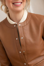 Slim cognac lambskin jacket with Mao collar and press-stud fastening. - Image n°9