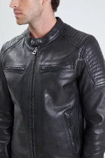 Washed lambskin jacket in black, slim and adjustable for a sharp look. - Image n°2
