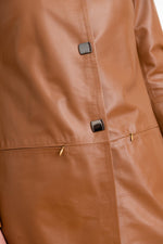 Retro cognac sheepskin jacket, mid-length cut. Press-stud fastening. - Image n°7