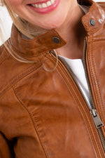 Marbled cognac sheepskin jacket with a Mao collar and slim fit. - Image n°10
