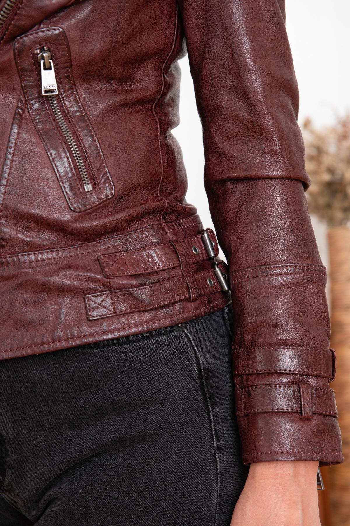 oxblood perfecto-rock edge meets timeless, adaptable style. - Image n°8