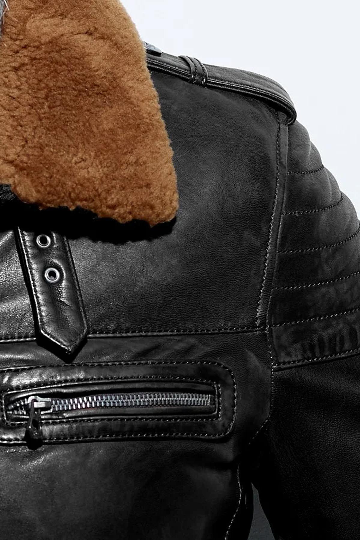 Vintage black lambskin aviator jacket with removable shearling collar. - Image n°3