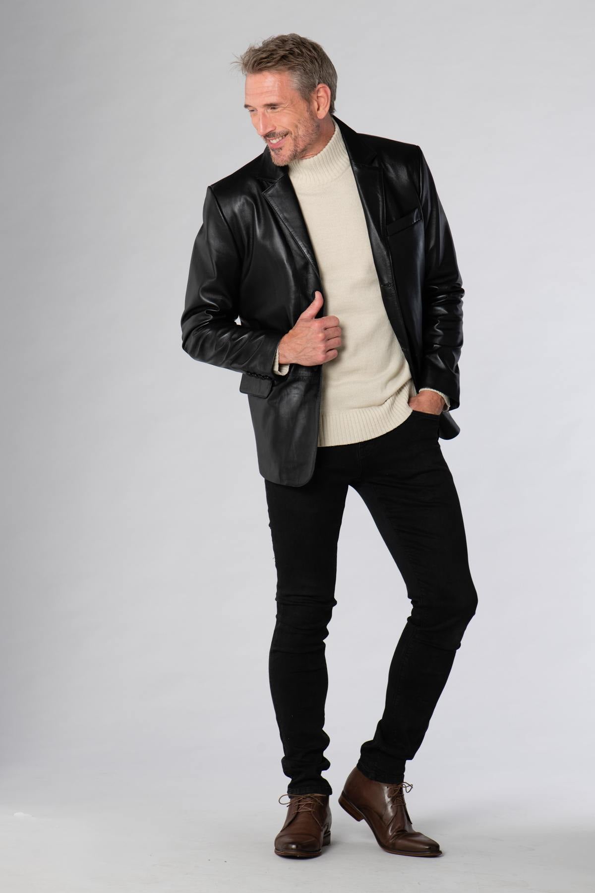 Black lambskin blazer: classic cut, supple leather, timeless style. - Image n°5