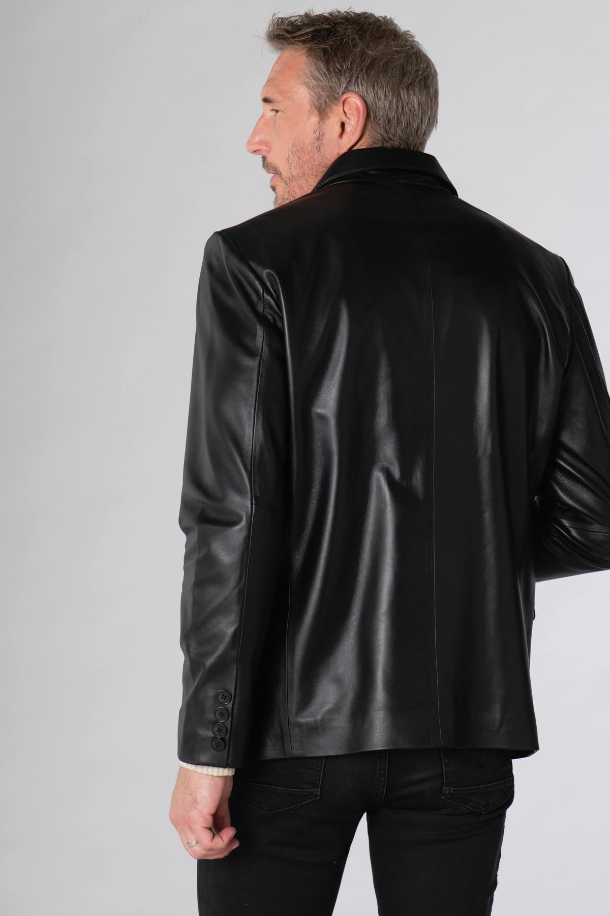 Black lambskin blazer: classic cut, supple leather, timeless style. - Image n°7