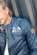 Glossy royal blue sheep leather jacket with contrast collar. - Image n°6
